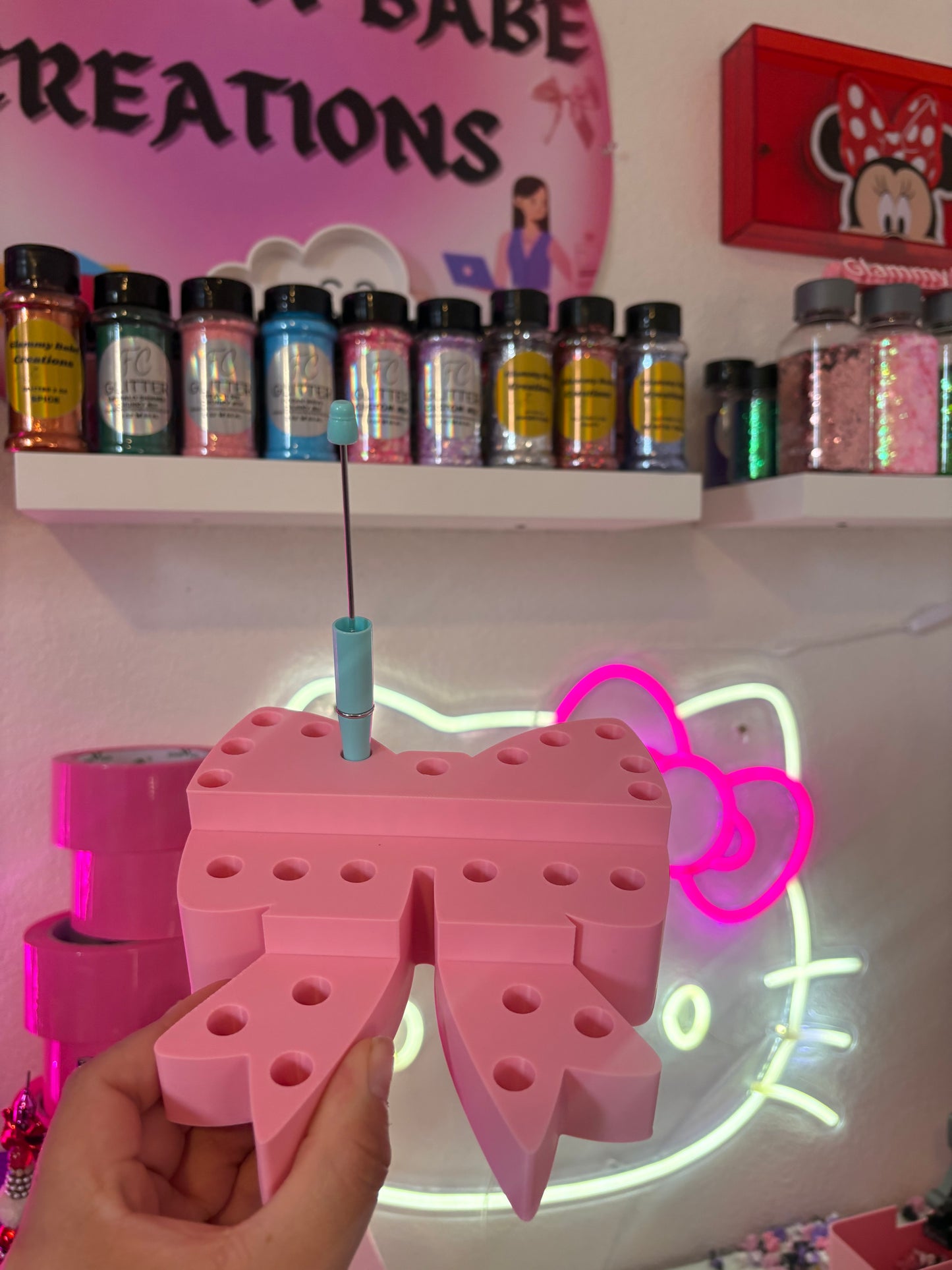 Bow Pen stand