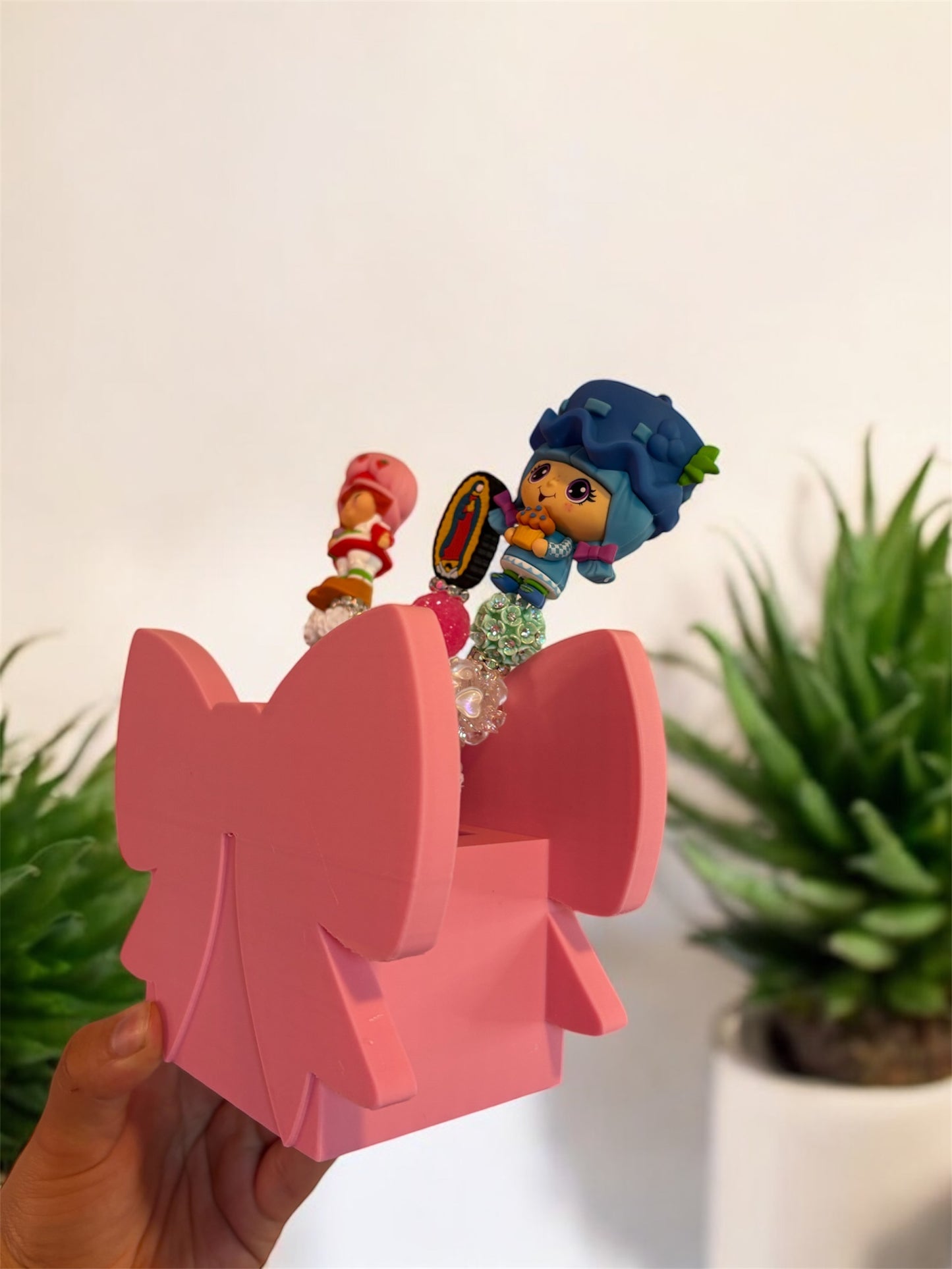 Bow pen holder