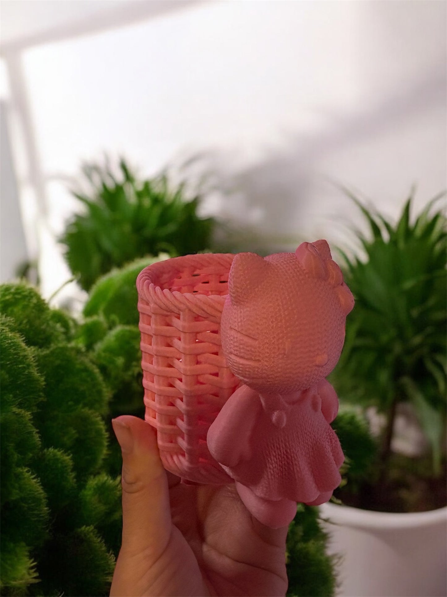 Hello kitty knitted effect pen holder