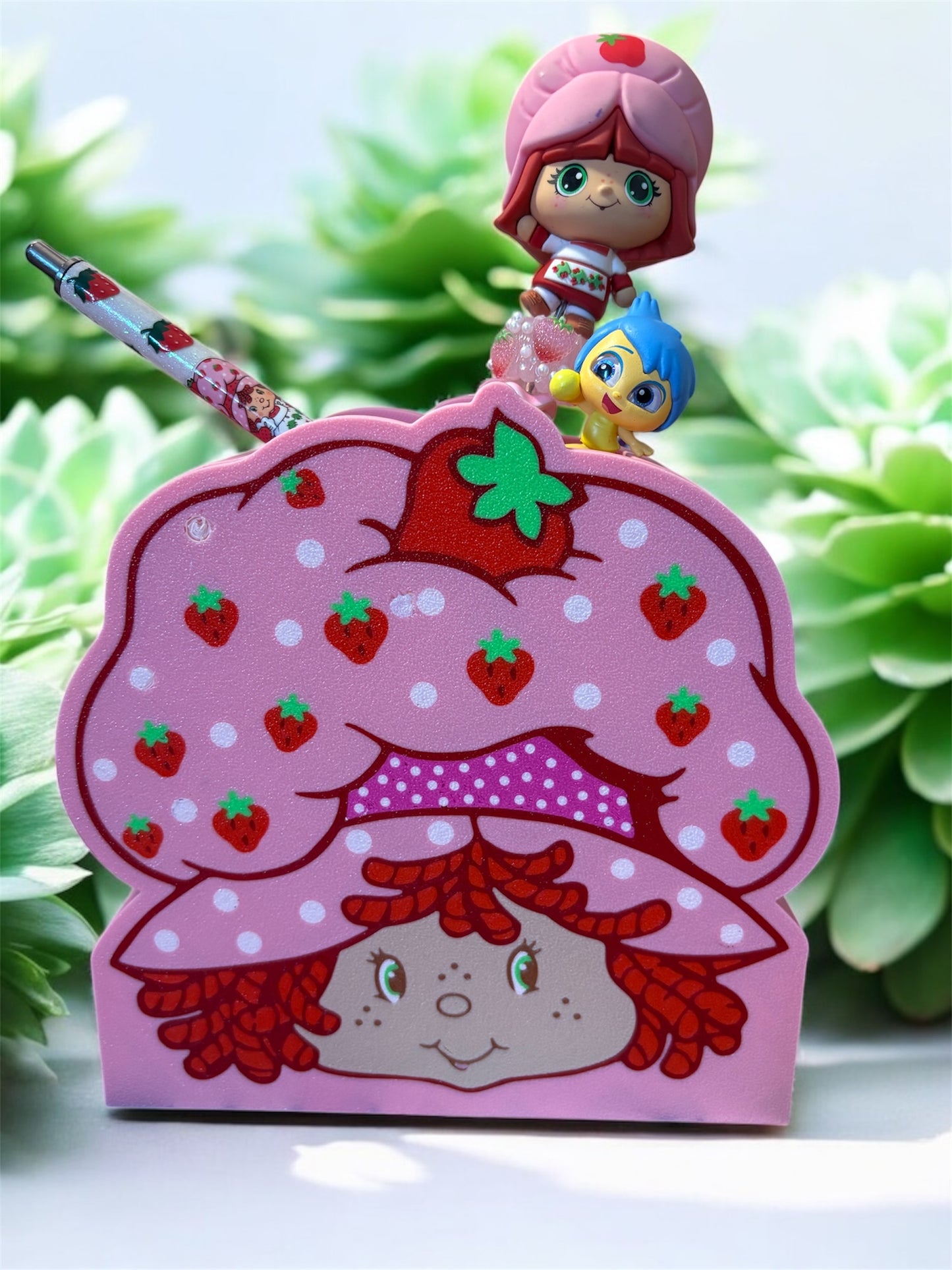 Strawberry shortcake pen holder