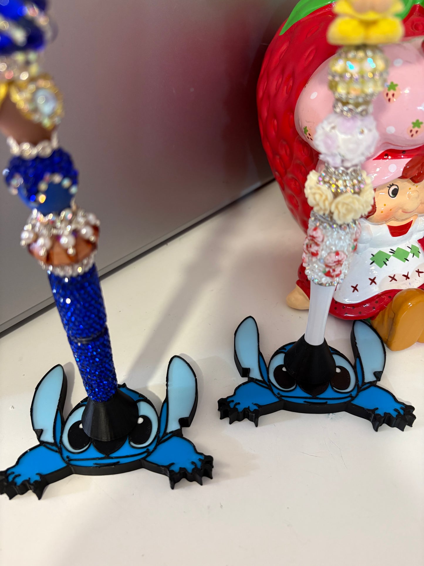 Stitch single pen holder