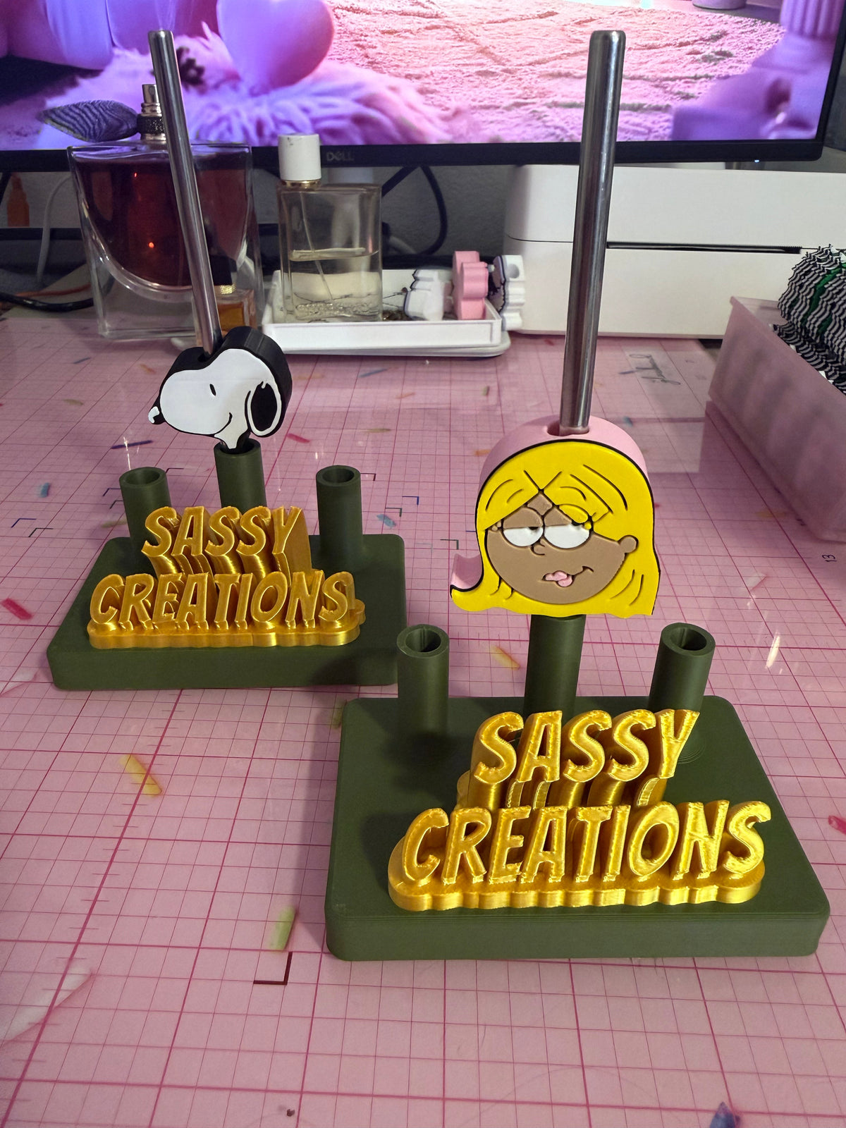 Straw topper display for regular and Stan size straw topper