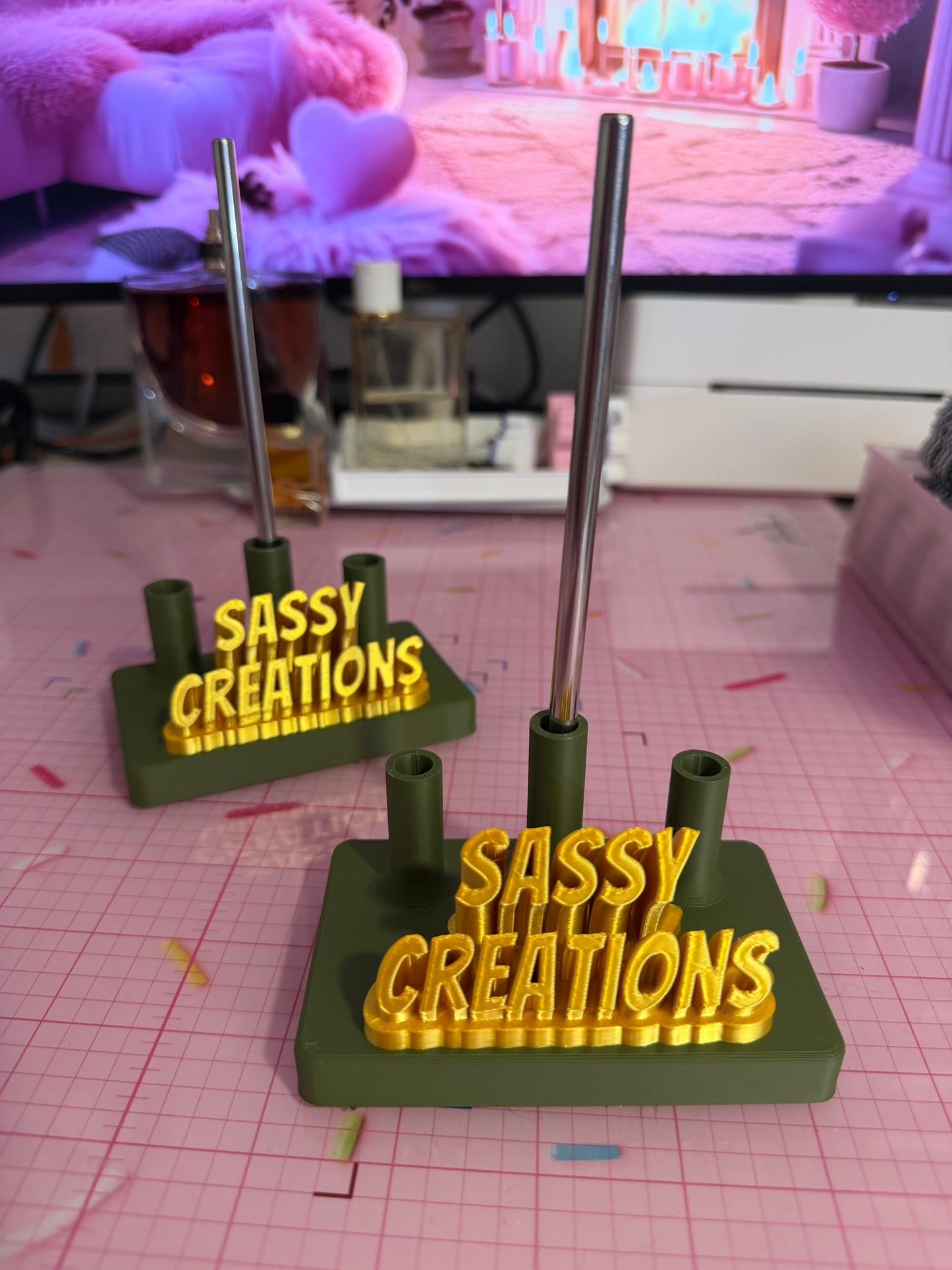 Straw topper display with customized name