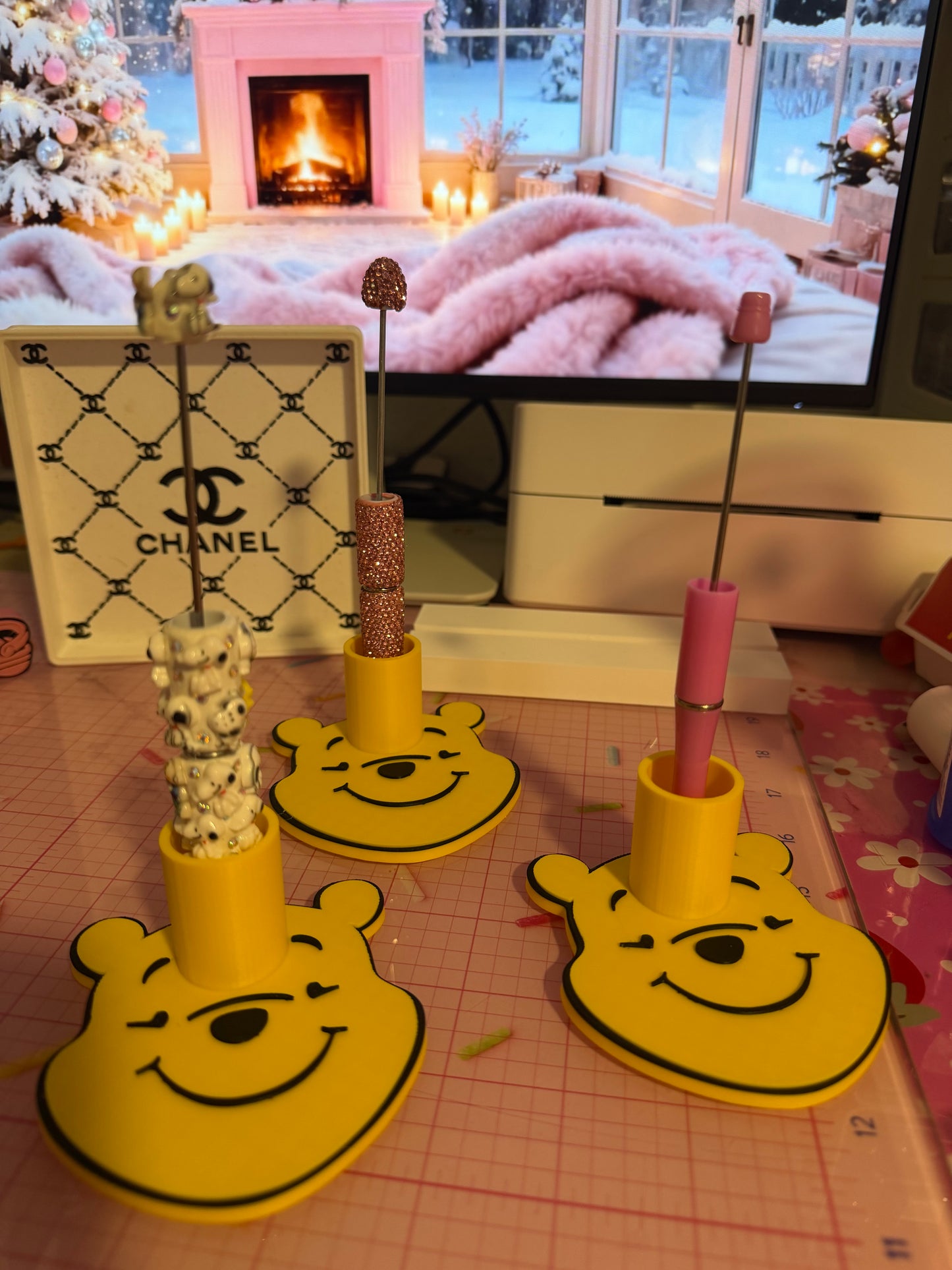 Single pen holder universal size yellow bear