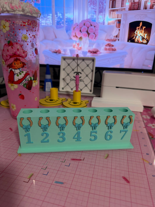 7 pen stand display with numbers