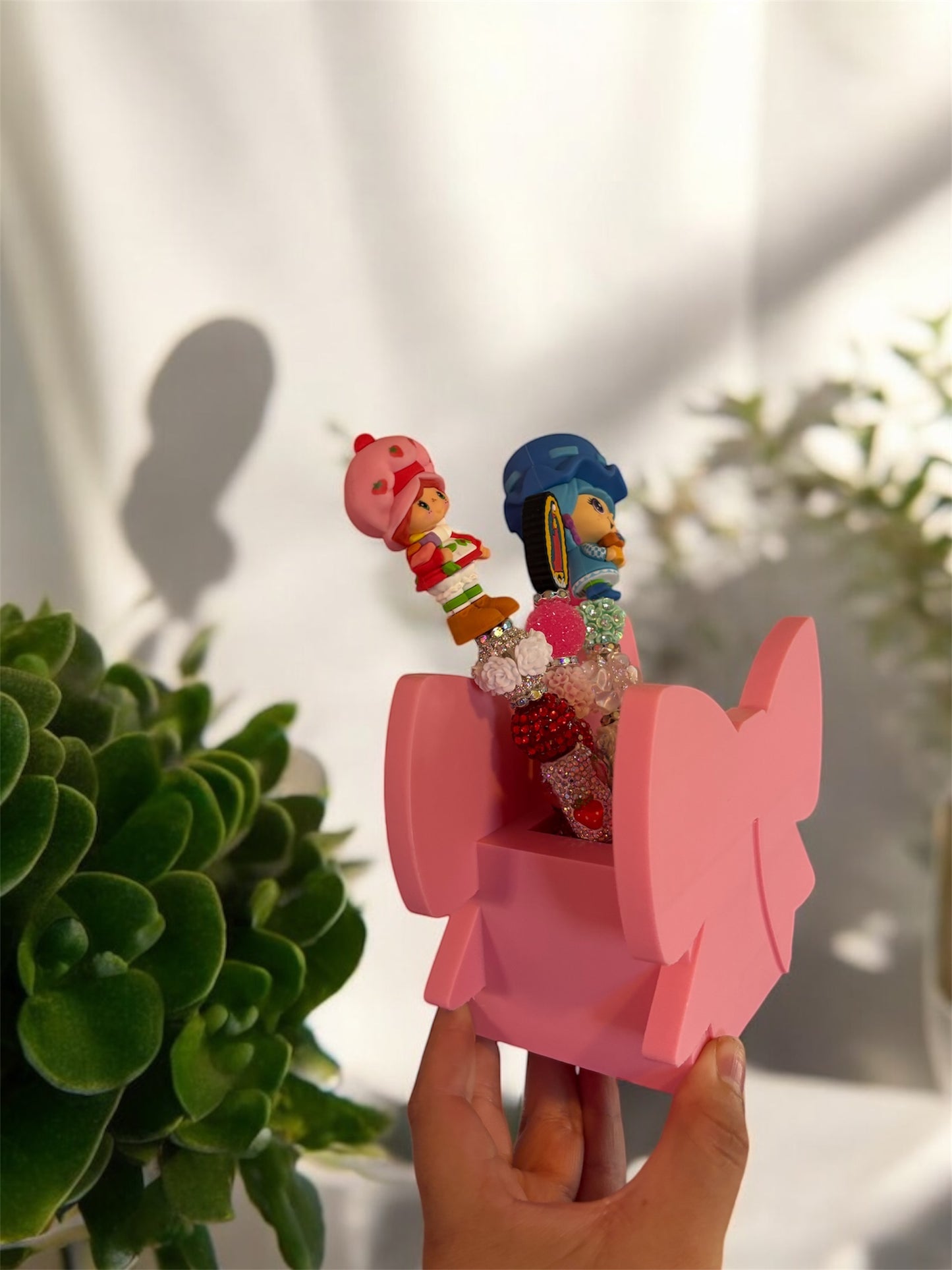 Bow pen holder