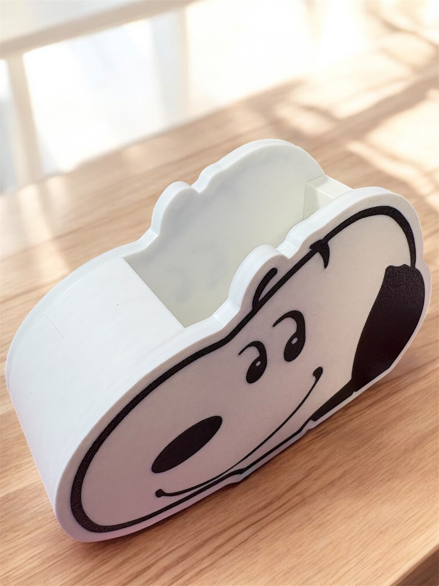 Snoopy pen holder