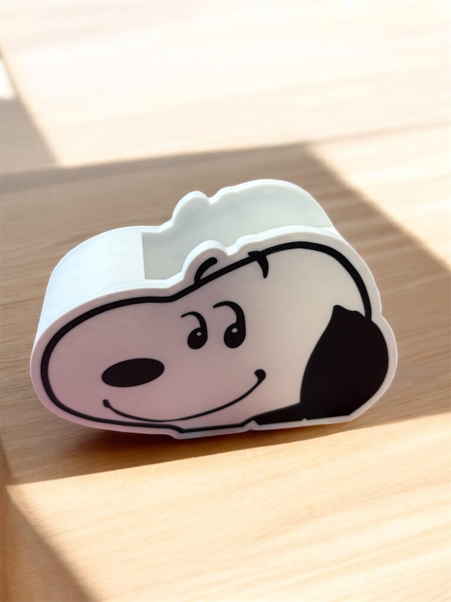 Snoopy pen holder
