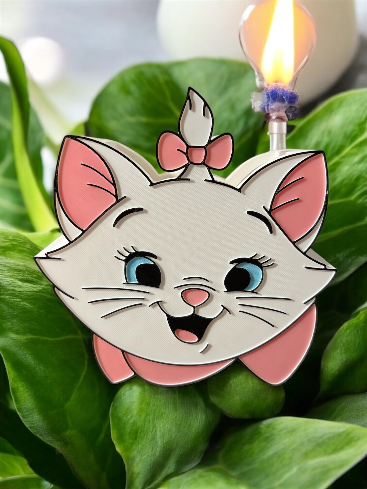 Marie the cat pen holder