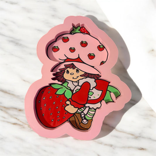 Strawberry shortcake holding strawberry tray