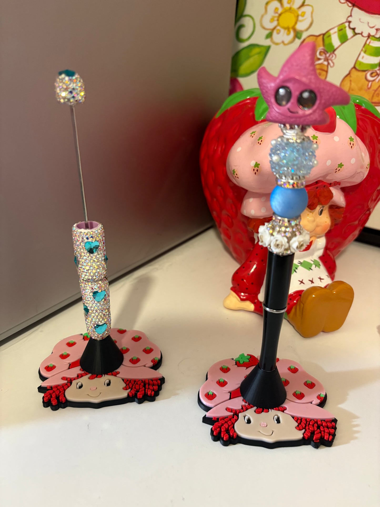 Strawberry shortcake single pen holder universal size ( contains 1 unit only )