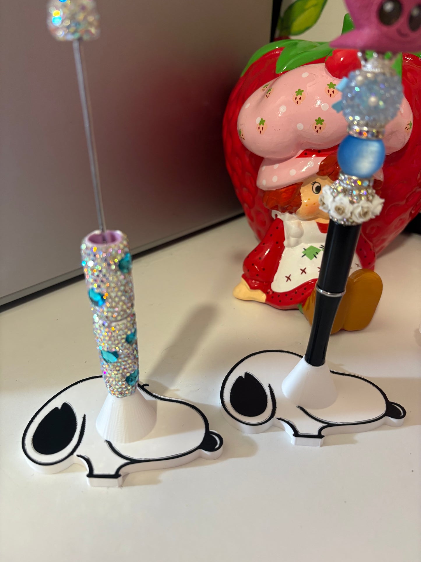 Snoopy single pen holder universal size ( contains 1 unit only )